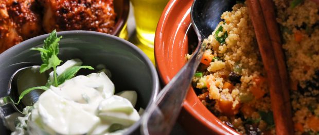 Couscous mit Trockenfrüchte und Minze-Gurkensalat - © 2016 - 2024 ...